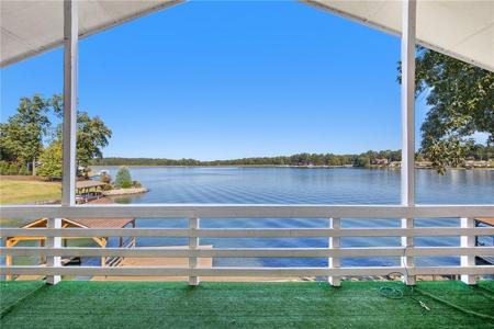 1126 Lakeshore Court