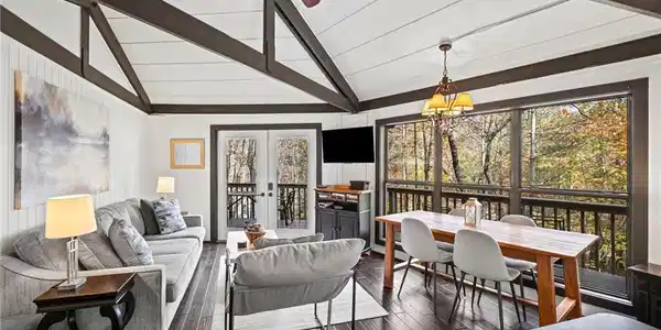 35 Treetop Knoll Drive