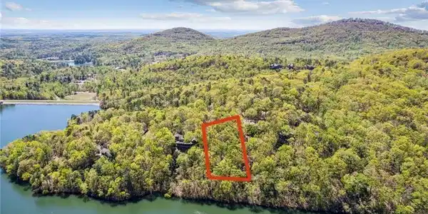 1150 Swallow Point