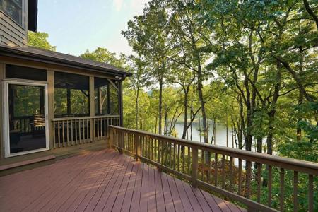9 Chestnut Knoll Point