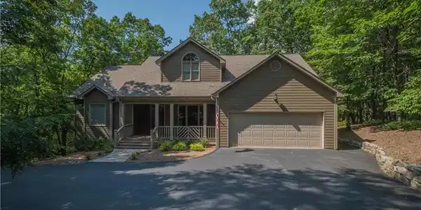 320 Cherokee Trail