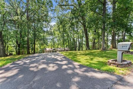 8915 Bridgeview Circle
