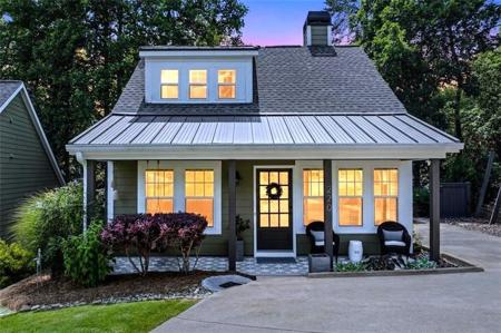 220 Lakeside Drive