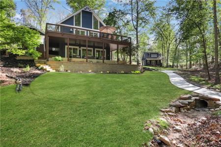 8835 Lakeside Way