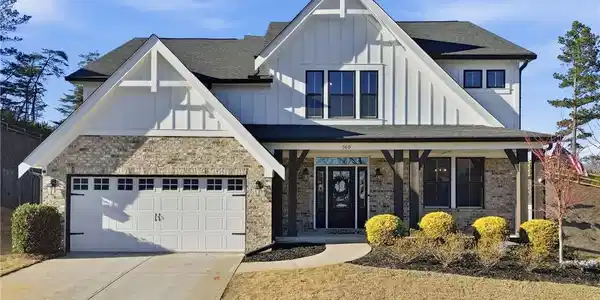 160 Greenbrier Way
