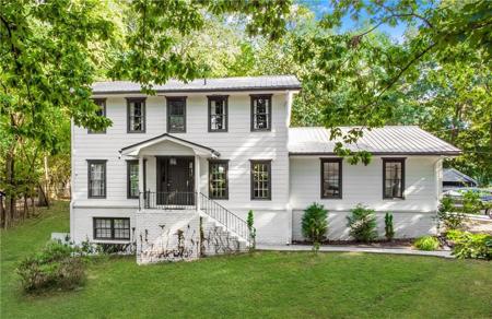 813 Lakeshore Drive