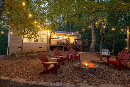 6592 Huckleberry Lane