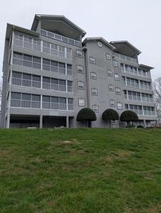 3221 Holland Court