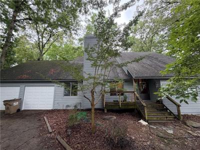114 Lakeview Circle