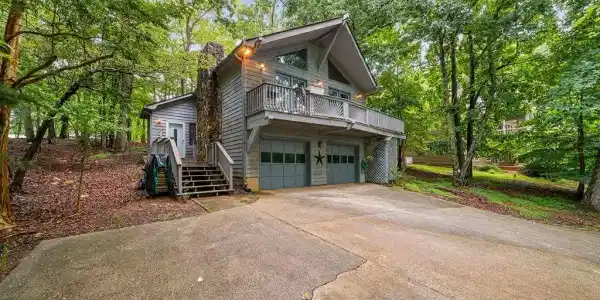 166 Lake View Trace