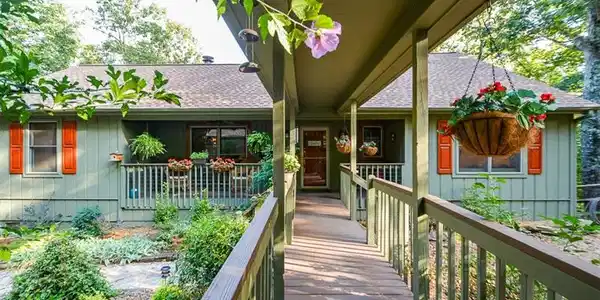 206 Quail Trot Way
