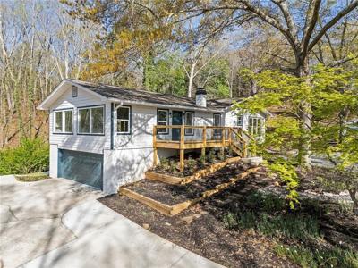 5985 Lakeside Court
