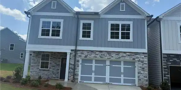 341 Lakeside Court