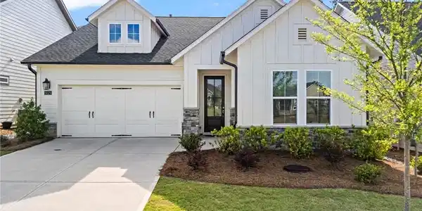 5121 Aster Bend