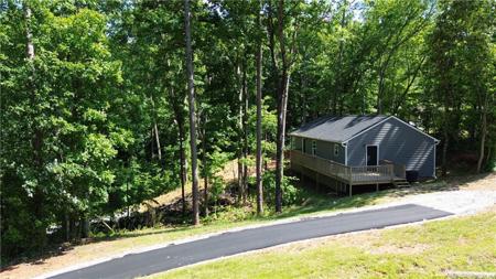 3662 Lakeview Drive