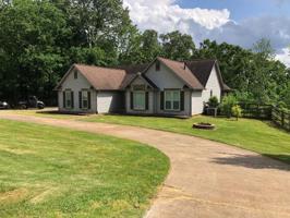 8 Colonial Club Drive SE