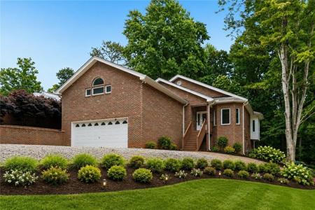 6137 White Oak Drive