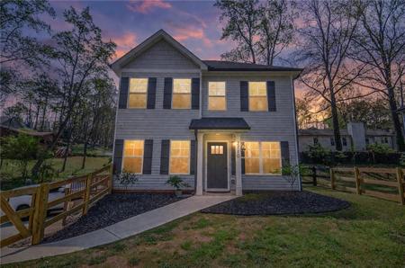 2710 Maple Lane