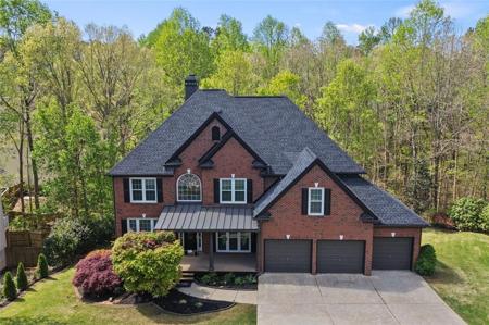 439 Lake Point Trace