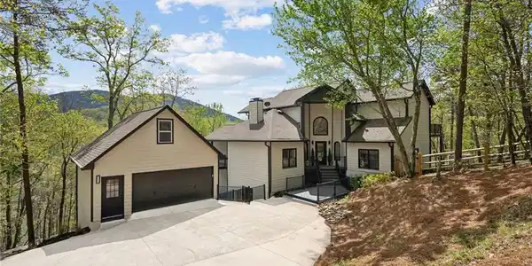 2020 Tamarack Drive