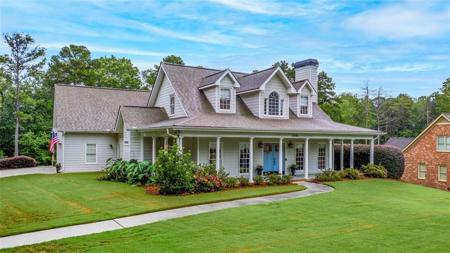 5585 LAKESHORE Road