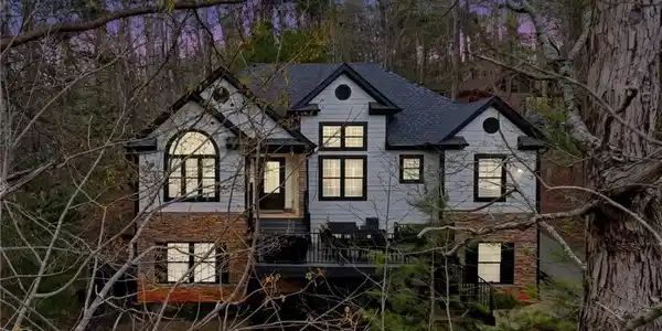 70 Fox Den Circle