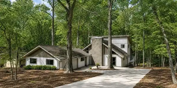30 Tamarack Court