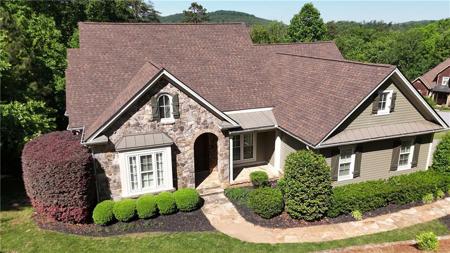 11 York Trace