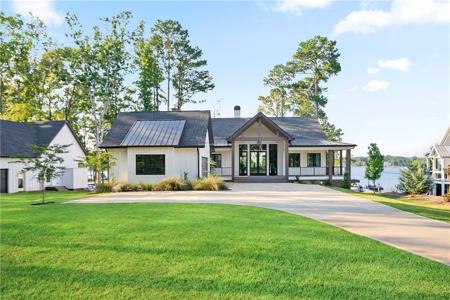 157 Lakeview Drive