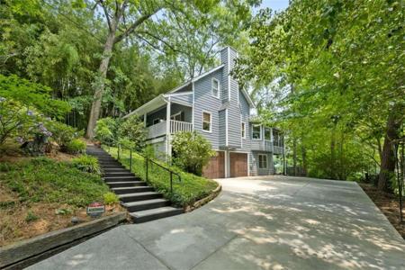 610 Lake Drive
