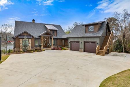 3109 Emerald Circle
