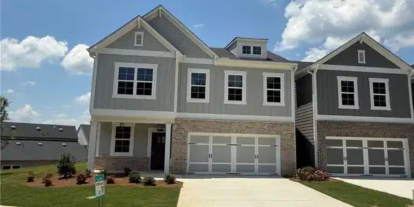 308 Lakeside Court