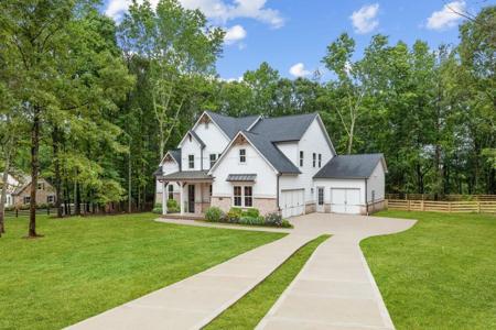 2390 Glade Overlook