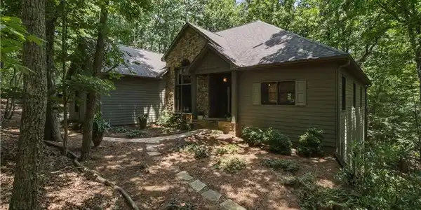 7 Summit Drive E