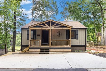 110 Fairway Oaks