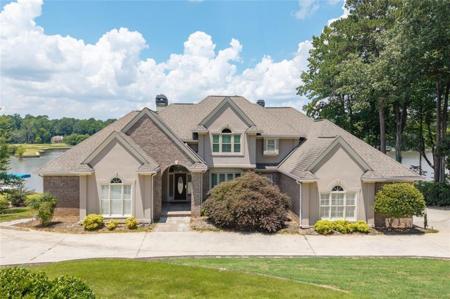 2220 EMERALD Drive