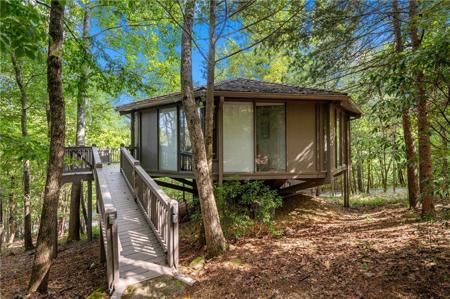 137 Treetop Knoll Drive