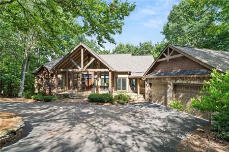861 Summit Drive E