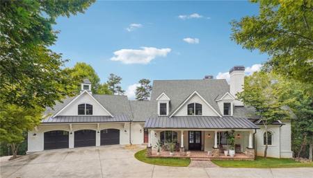 21 Edgewater Drive SE