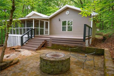 452 Laina Bennett Road