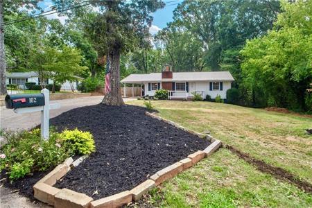 102 Wildwood Circle