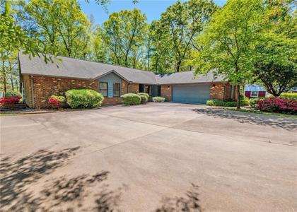 7 Old Oak Trail