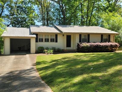 2212 Colonial Circle