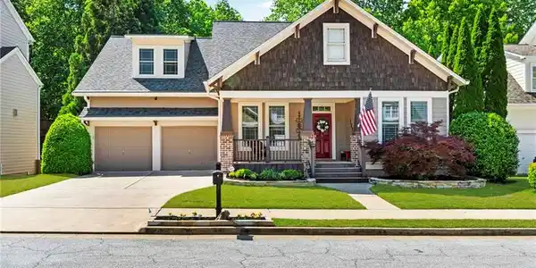 127 Woodbury Lane