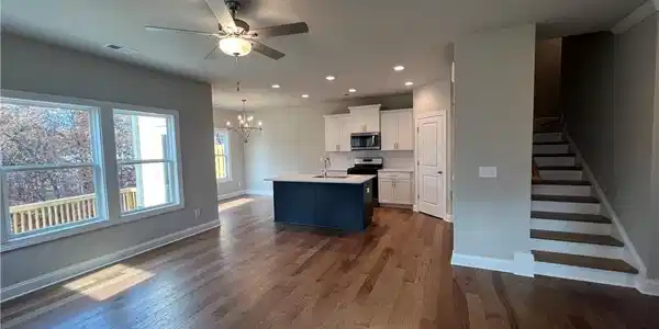 336 Lakeside Court