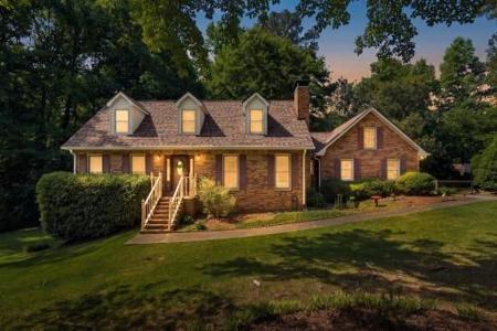 360 Huntington Court SE