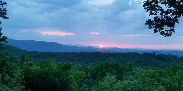 UPPER SASSAFRAS MOUNTAIN Parkway