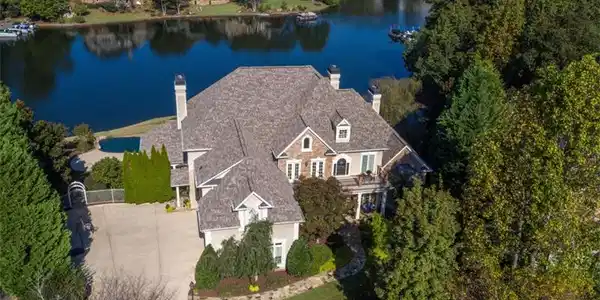 2260 Lake Shore Landing