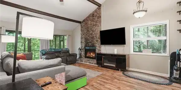 200 Villa Road Unit 103