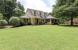551 Winchester Drive SW